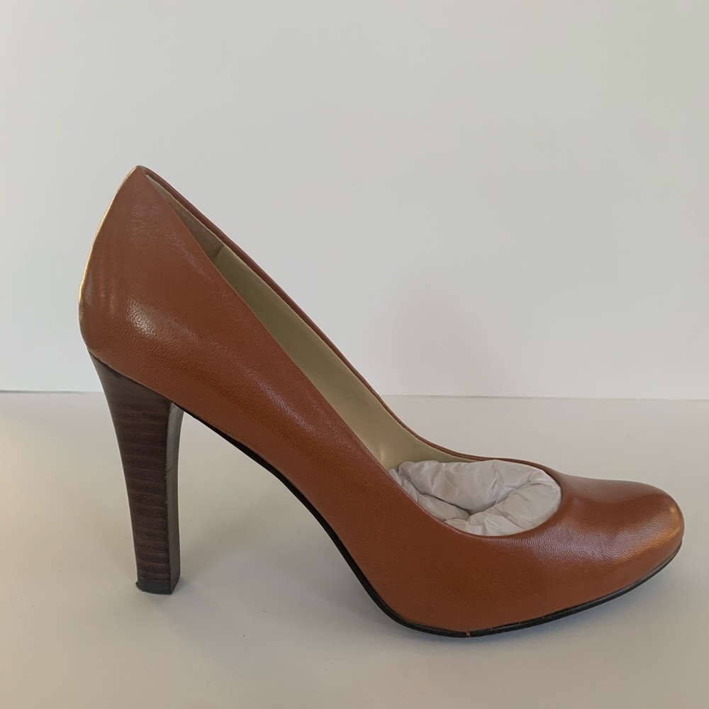 Ralph Lauren " Zamora" Pumps Size 8